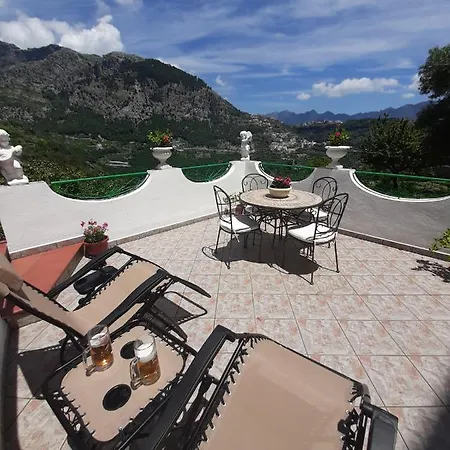 Gerry House Tatil Evi *